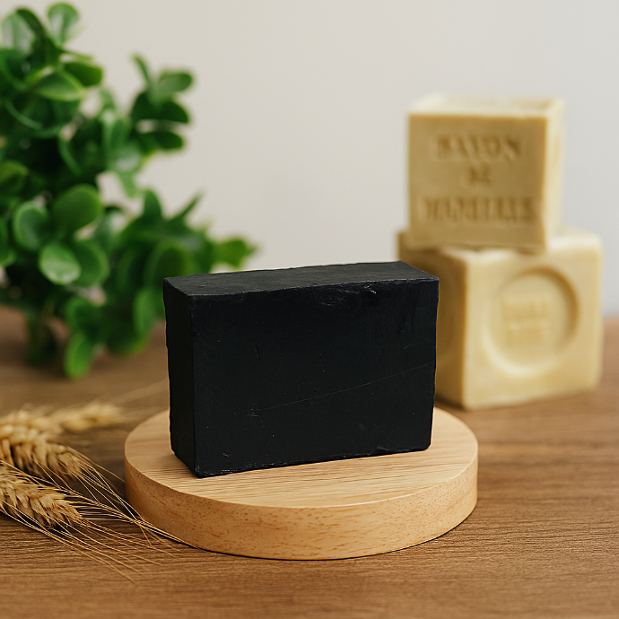 20250918_1108_Μαύρο Σαπούνι Άνθρακα_remix_01k5dxsj8rfpavtstnwe128xk7.png